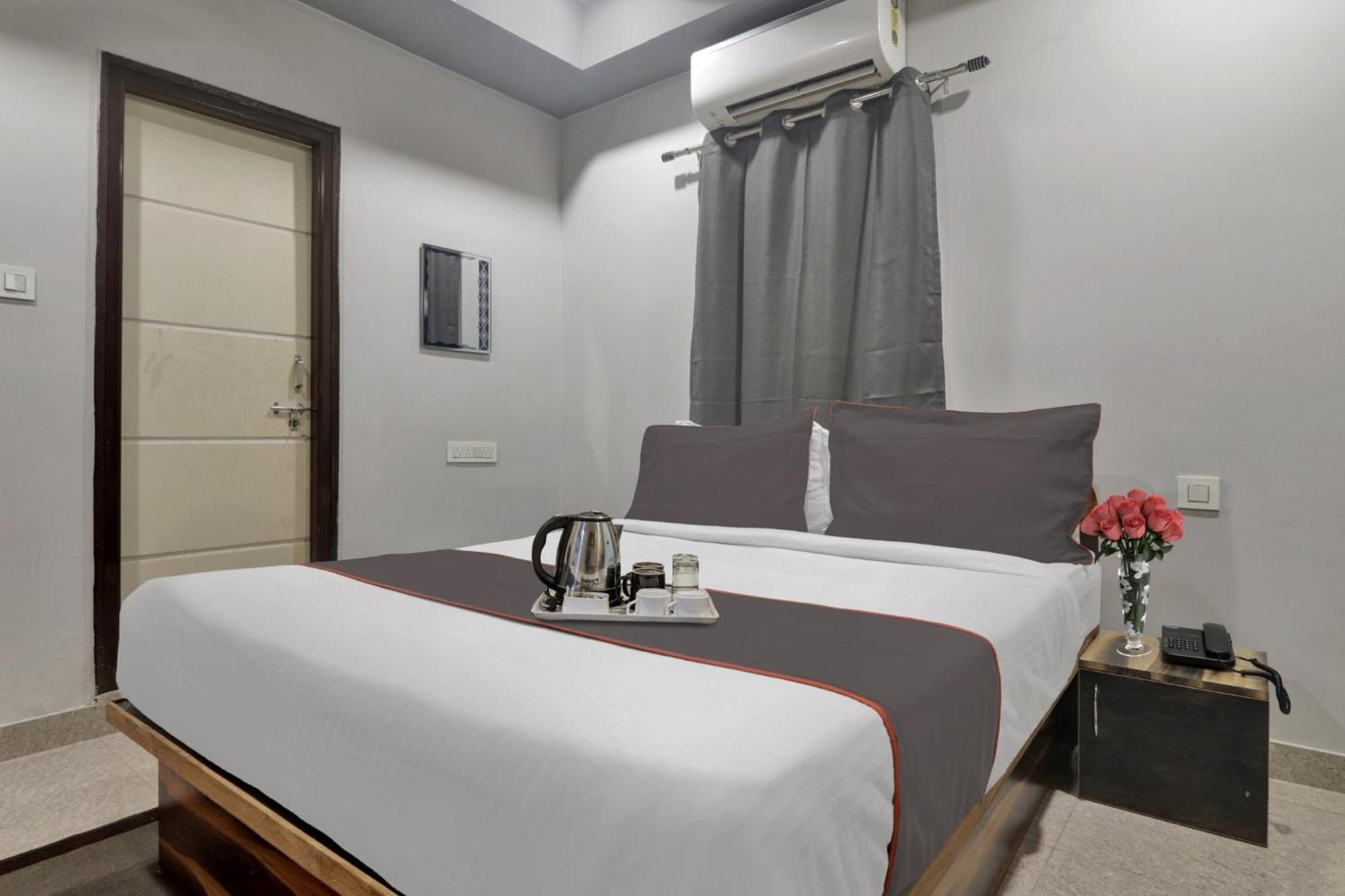 Hotel Super Townhouse Rcc Blizz Kondapur  Exterior foto