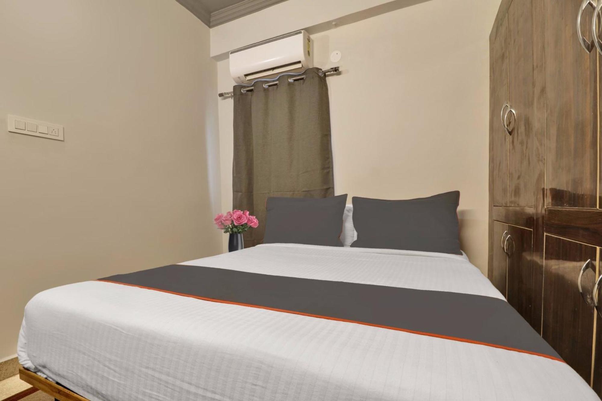 Hotel Super Townhouse Rcc Blizz Kondapur  Exterior foto