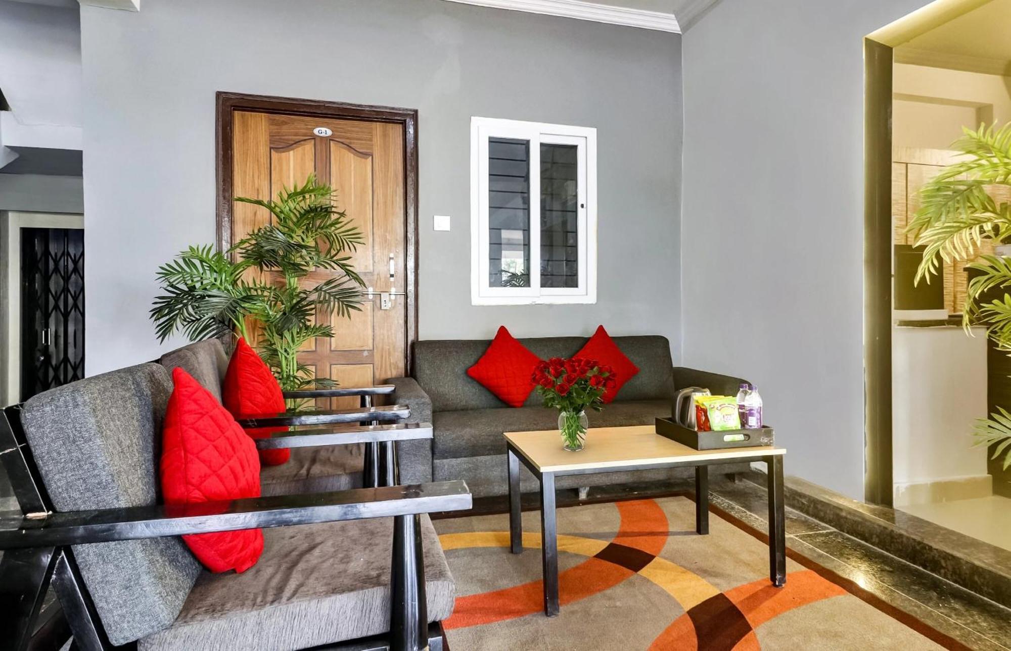 Hotel Super Townhouse Rcc Blizz Kondapur  Exterior foto