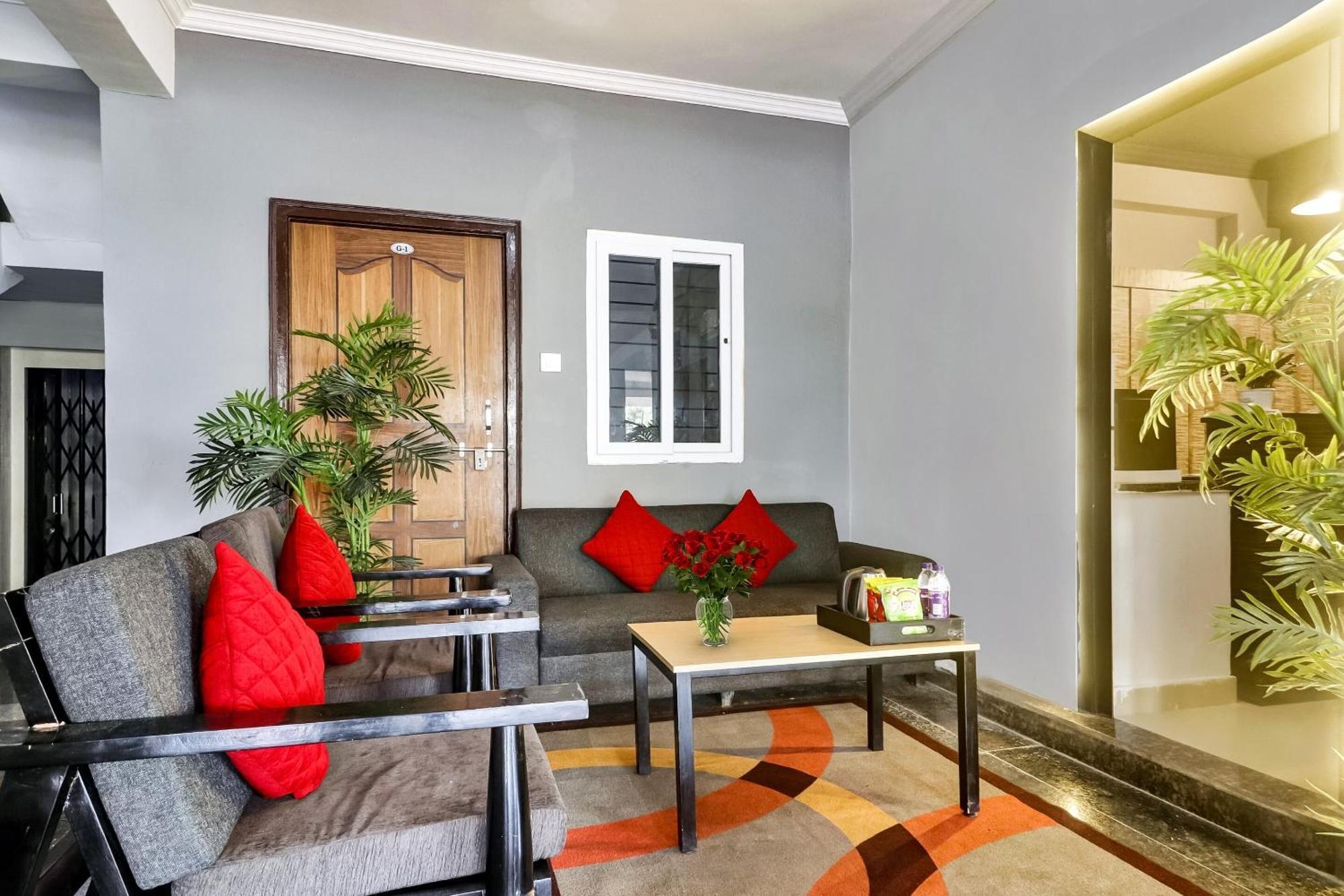 Hotel Super Townhouse Rcc Blizz Kondapur  Exterior foto