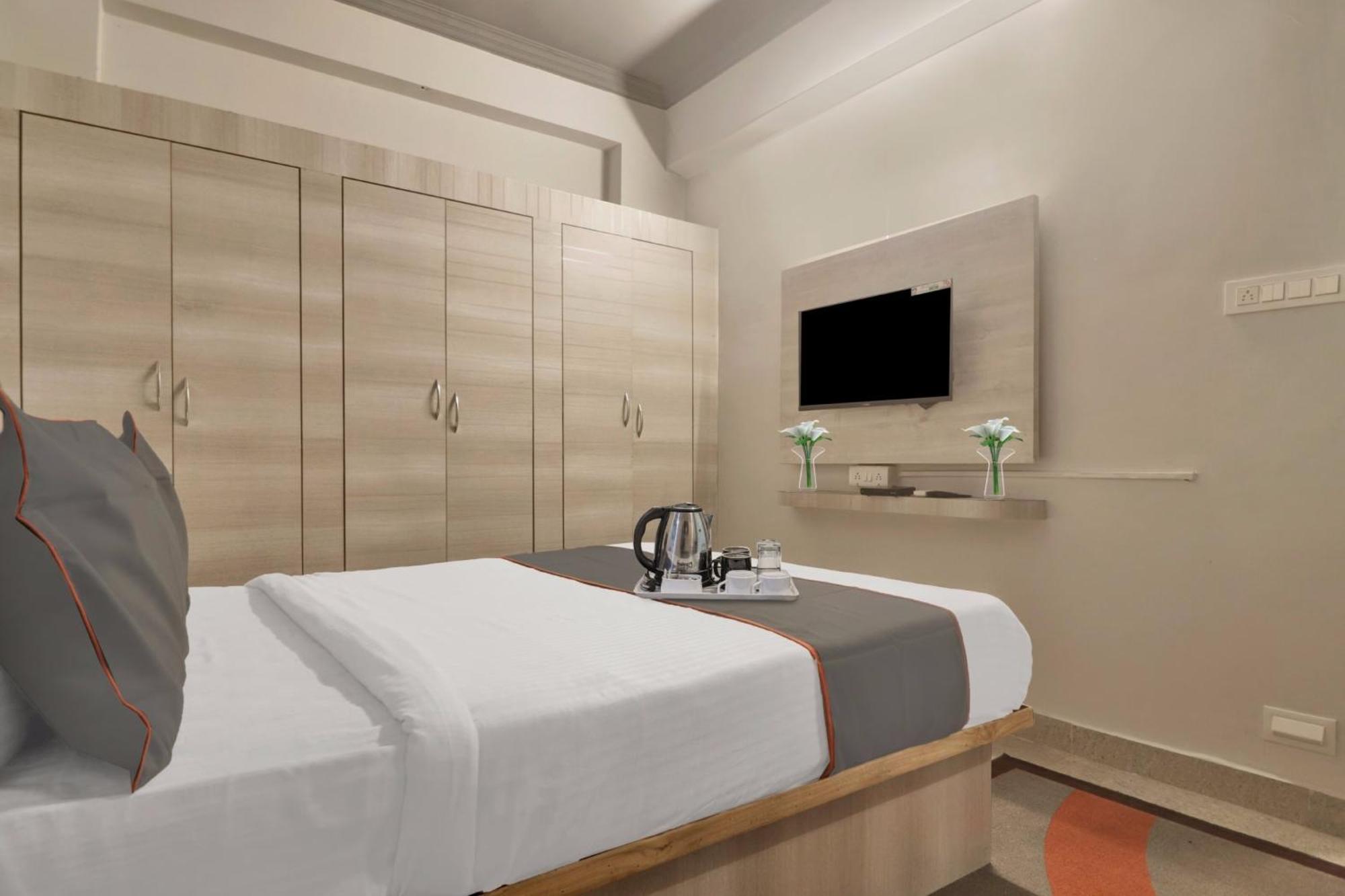 Hotel Super Townhouse Rcc Blizz Kondapur  Exterior foto